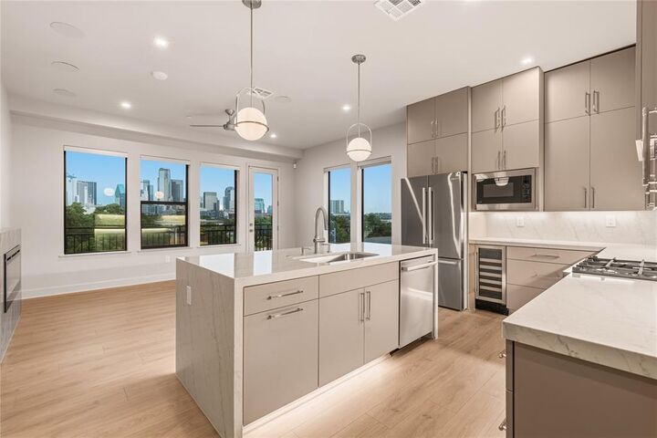 Property Photo:  1900 S Ervay Street 416  TX 75215 