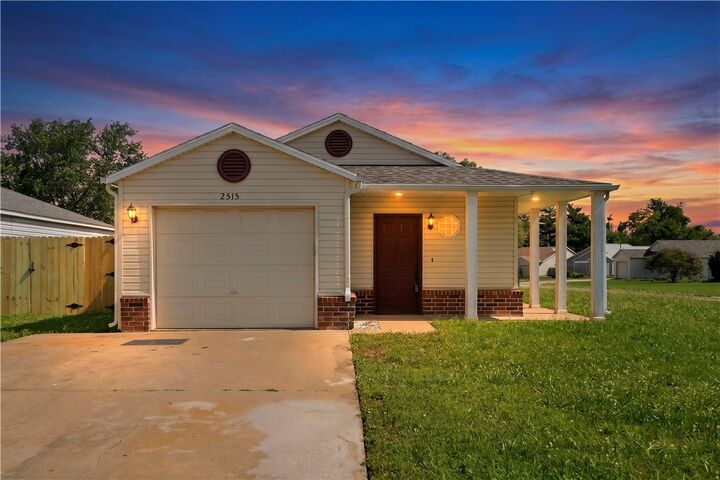 Property Photo: 2515 SE 4th Street AR 72712