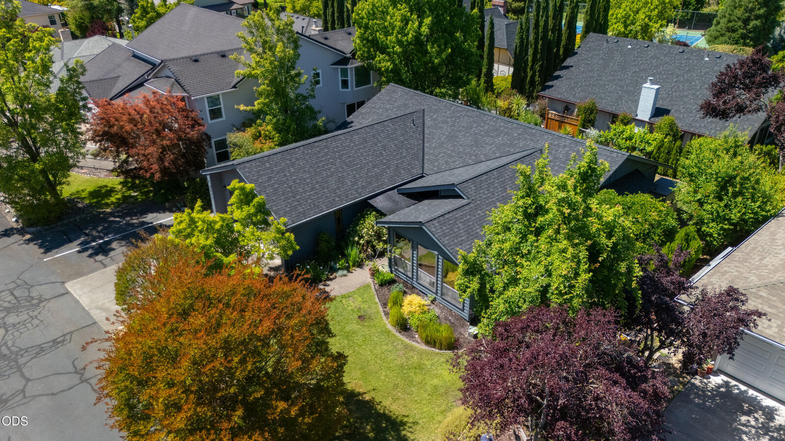 Property Photo: 2471 Republic Way OR 97504