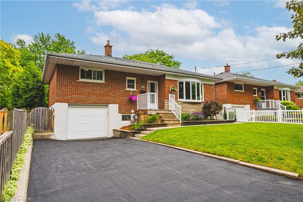 Property Photo:  1208 Homewood Drive  ON L7P 2M4 