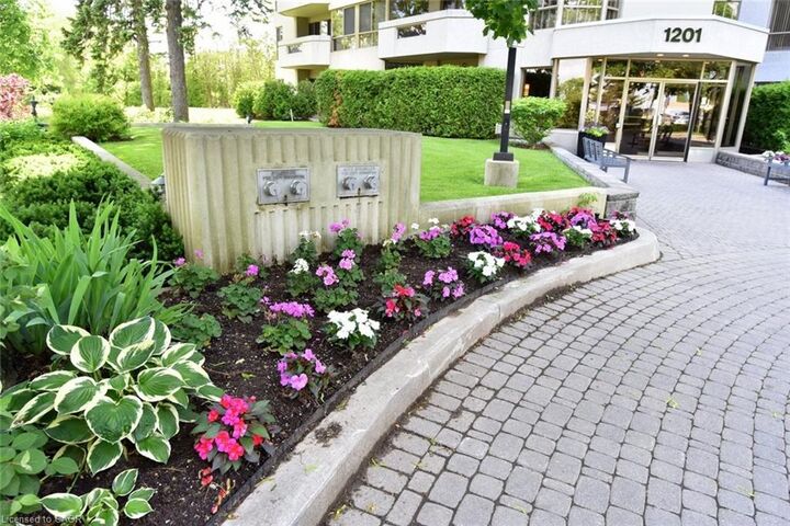Property Photo: 1201 North Shore Boulevard E 108 ON L7S 1Z5