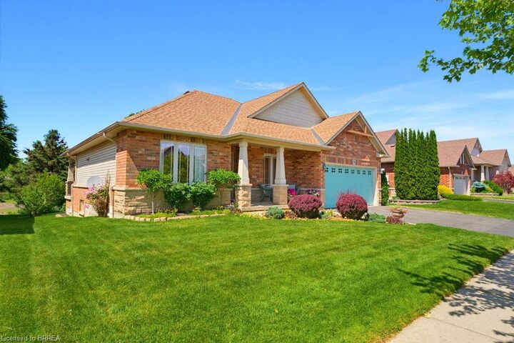 Property Photo:  30 Cobblestone Drive  ON N3L 4G1 