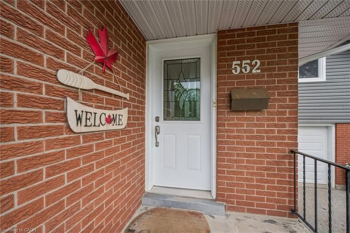 Property Photo:  552 Greenbrook Drive  ON N2M 4K6 