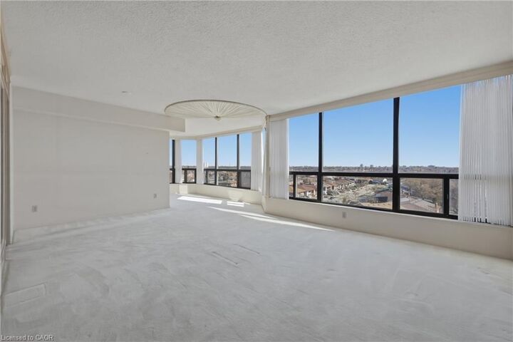 Property Photo:  200 Robert Speck Parkway 808  ON L4Z 1S3 