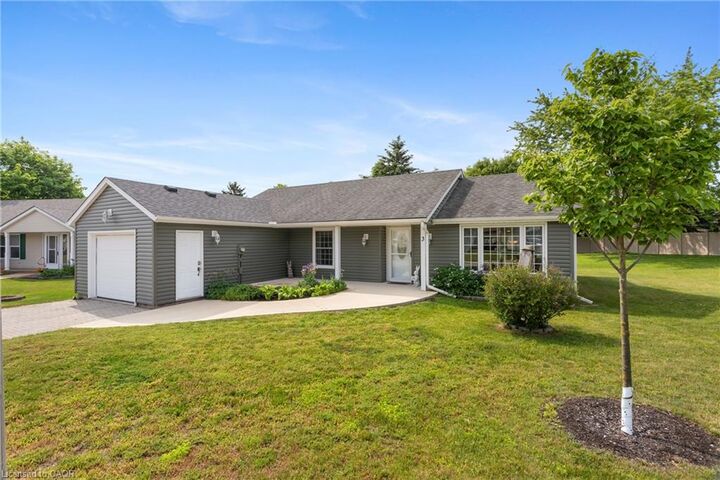 Property Photo: 3 Sunshine Place ON N3A 2E6