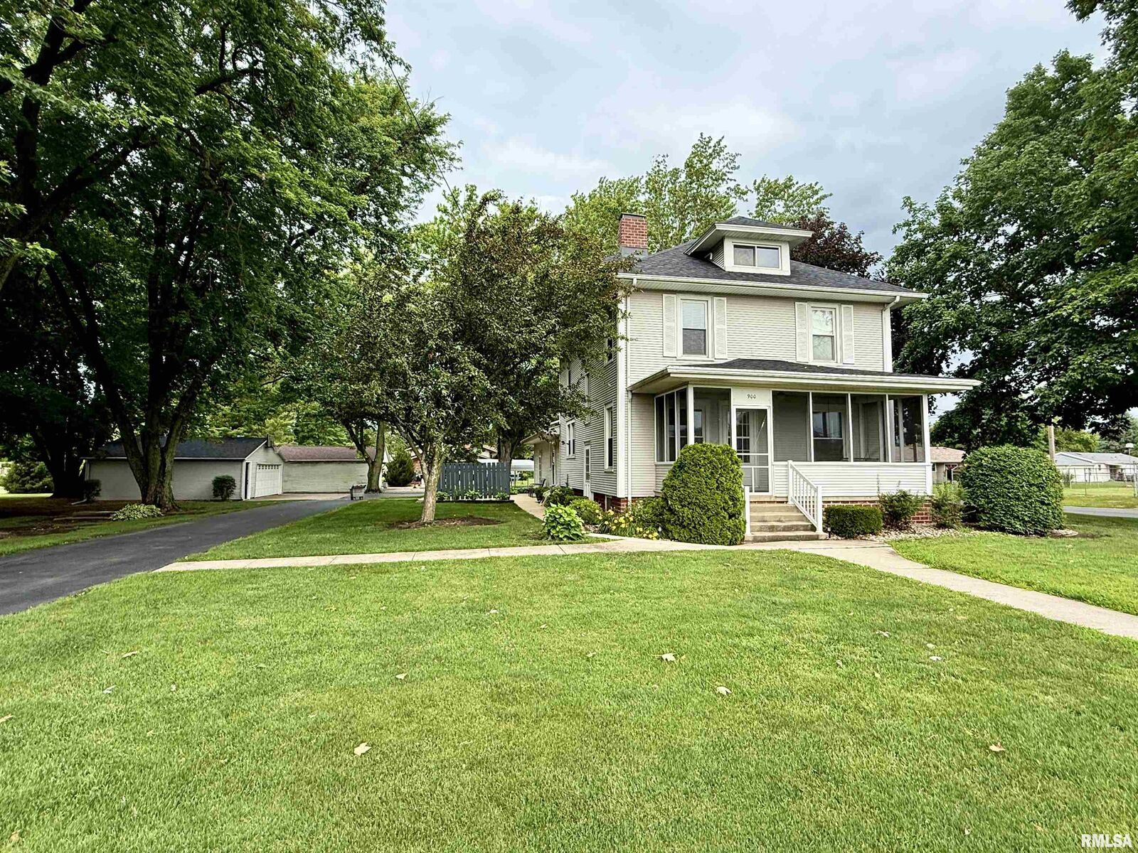 Property Photo:  900 S Broad Street  IL 61448 