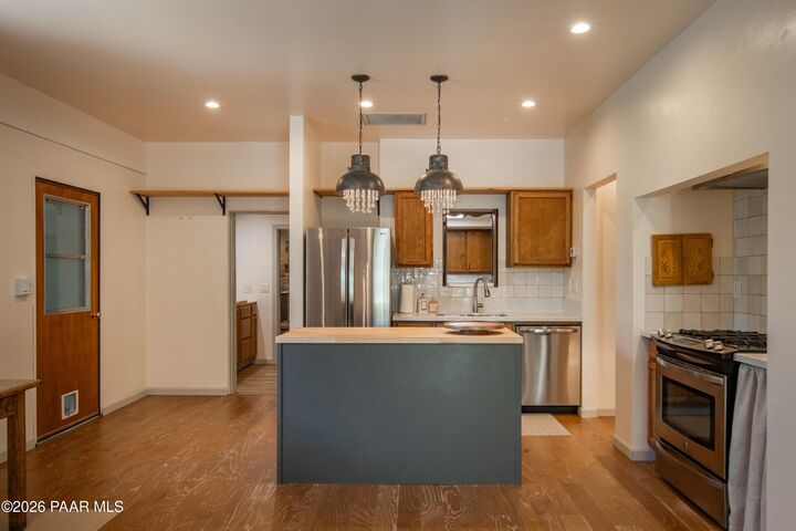 Property Photo:  322 N Washington Avenue  AZ 86301 