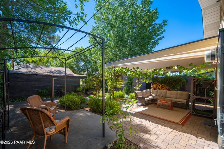 Property Photo:  322 N Washington Avenue  AZ 86301 