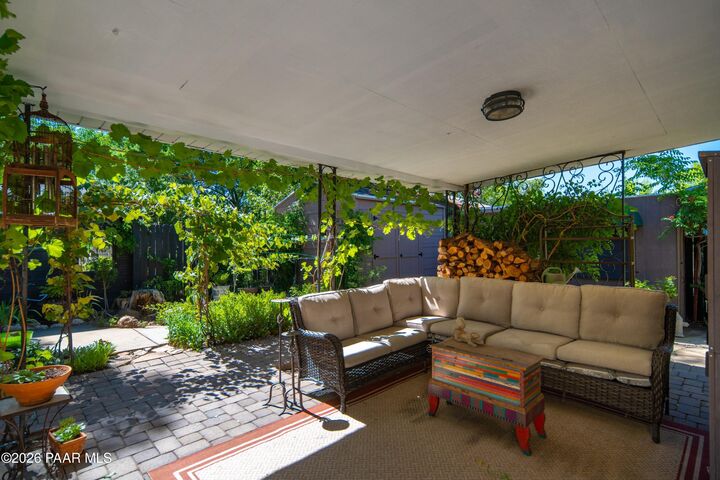 Property Photo: 322 N Washington Avenue AZ 86301