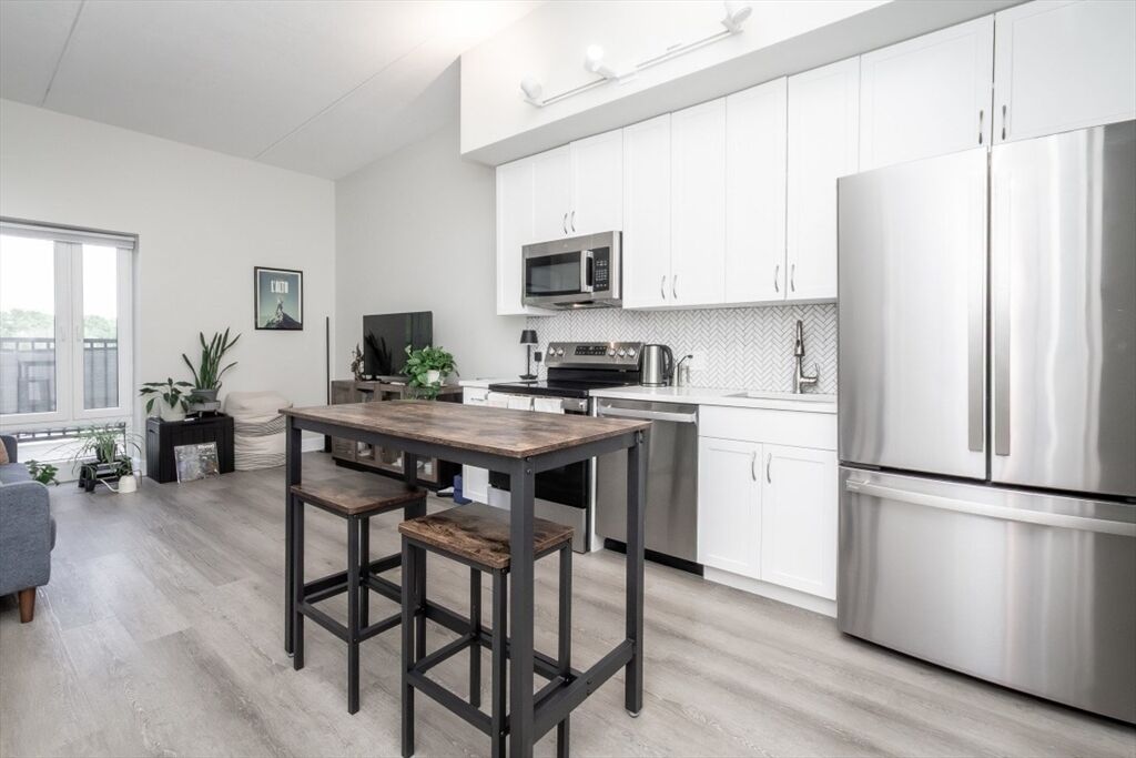 Property Photo:  133 Salem 302  MA 02151 