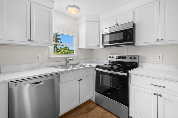 Property Photo:  18 Foxtaildr  MA 02364 
