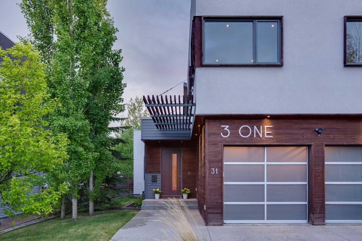 Property Photo: 31 Wexford Way SW AB T3H 0H1