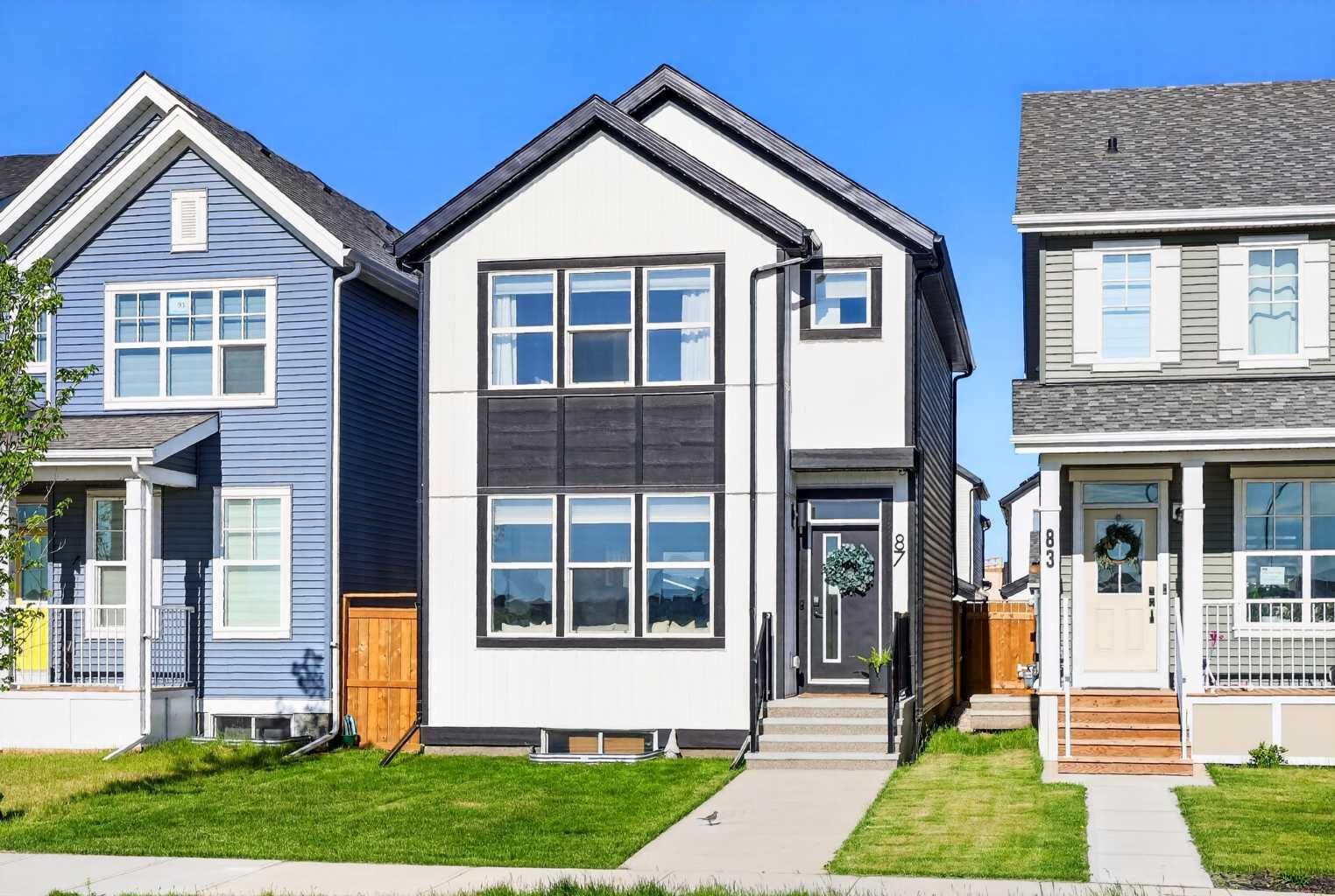 Property Photo:  87 Heirloom Boulevard SE  AB T3S 0H2 