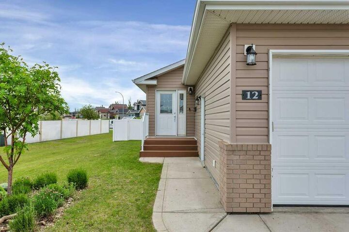 Property Photo: 12 Oswald Close AB T4P 0C1