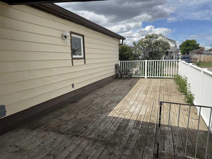 Property Photo: 403 1 Avenue W AB T0J 1P0