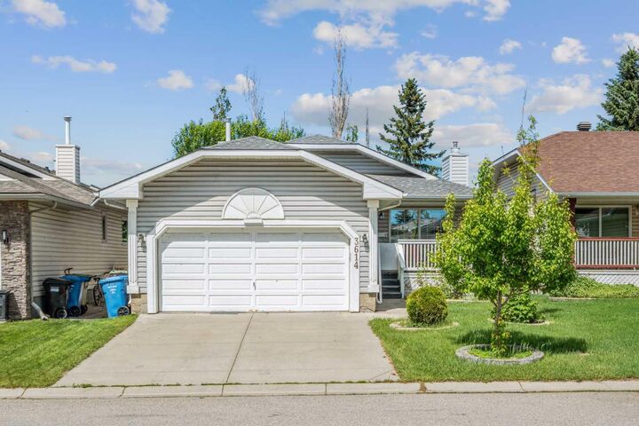 Property Photo: 3614 Douglas Woods Heights SE AB T2Z 2G4