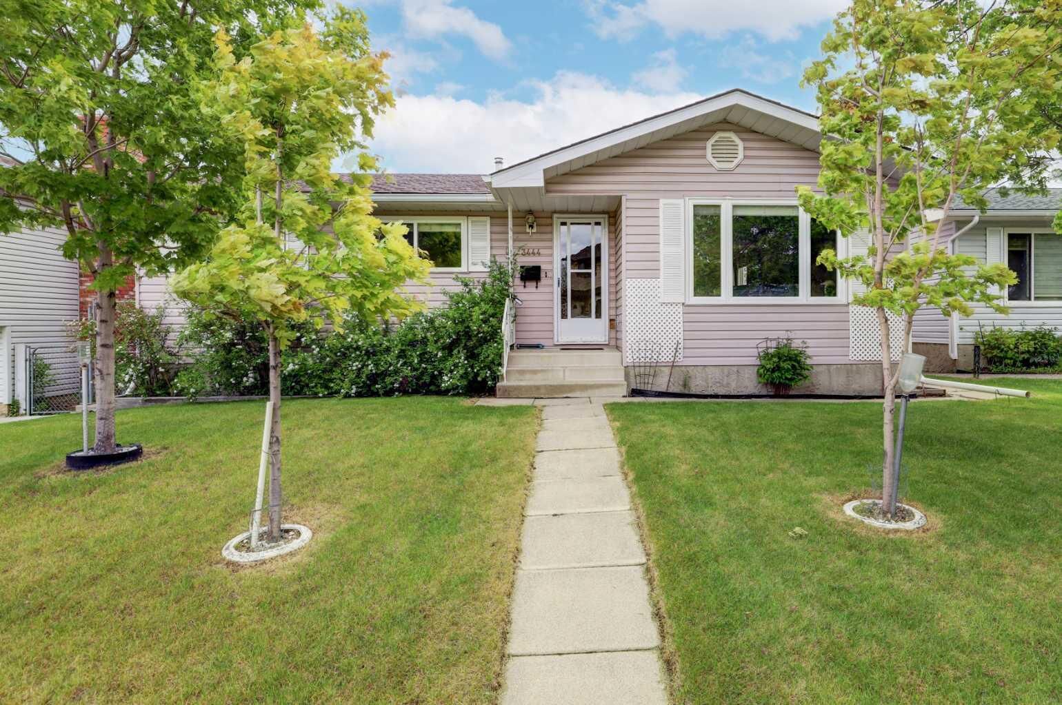 Property Photo:  3444 Temple Way NE  AB T1Y 3B7 