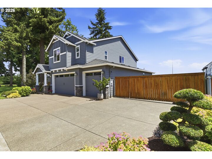 Property Photo: 1032 S Willow St OR 97013