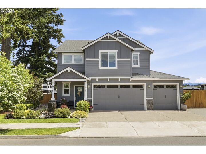 Property Photo:  1032 S Willow St  OR 97013 