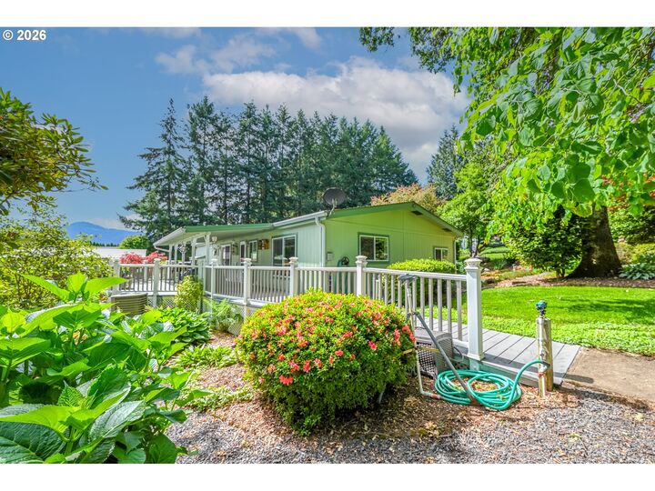 Property Photo: 266 Riverwood Ln OR 97462