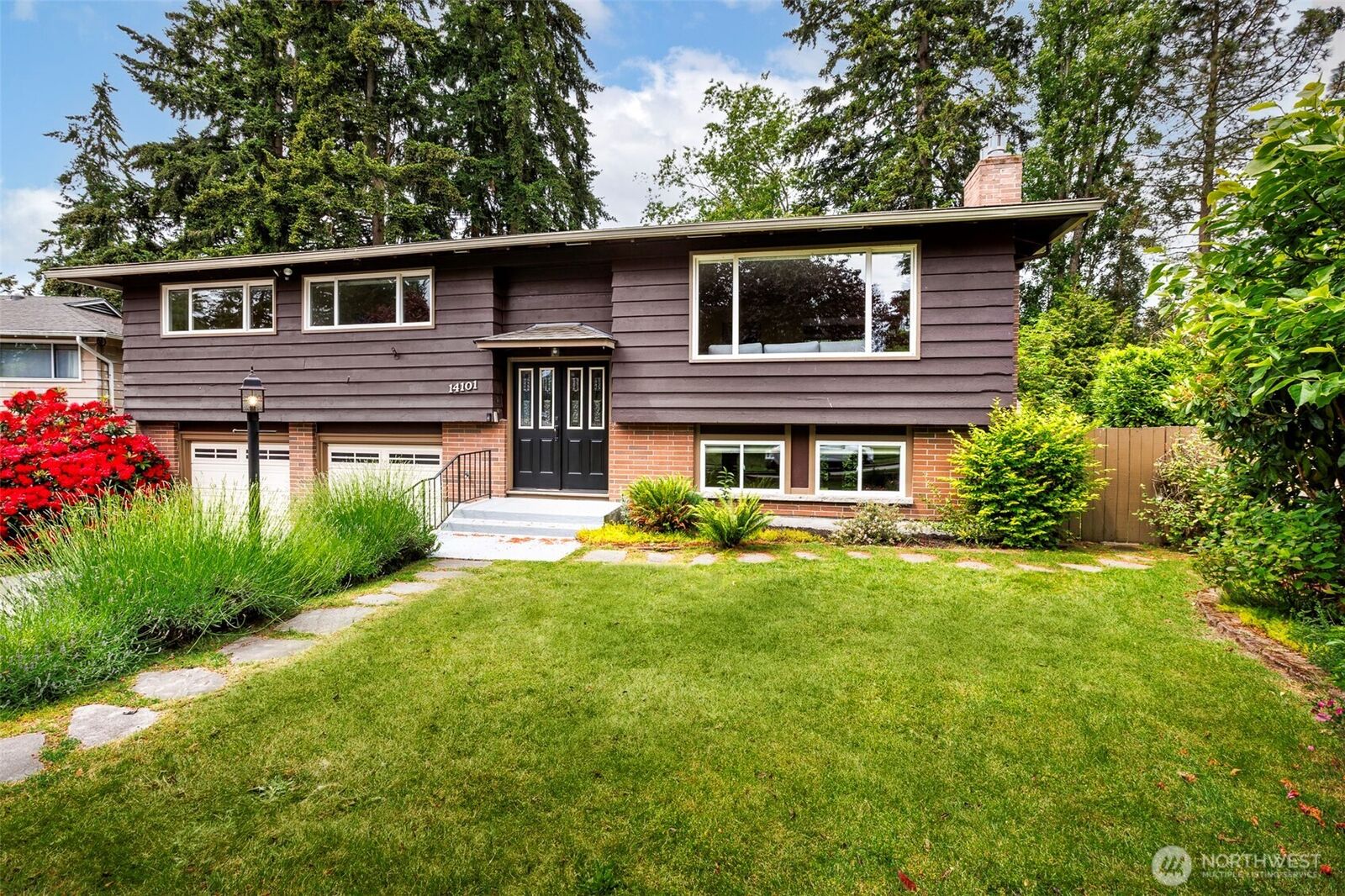 Property Photo: 14101 Phinney Avenue N WA 98133