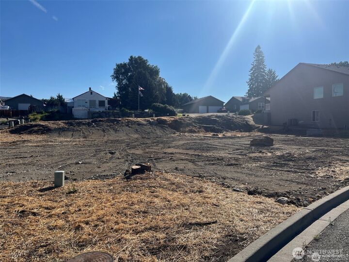 Property Photo: 1066 Corum Circle WA 98802