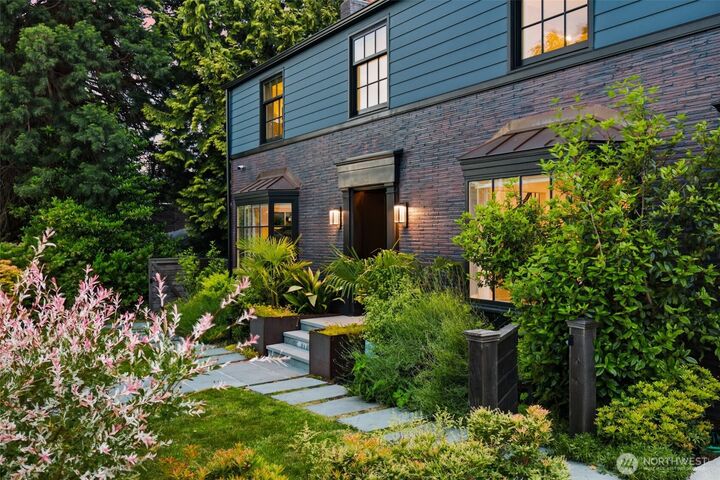 Property Photo: 5815 Ann Arbor Avenue NE WA 98105