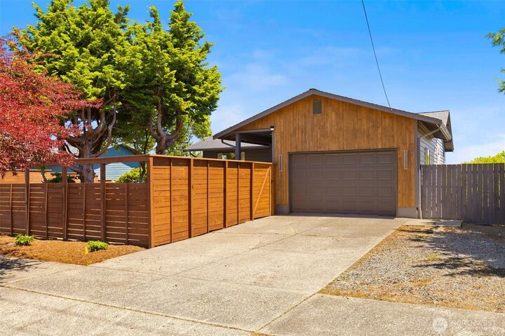 Property Photo: 4101 N Vassault Street WA 98407