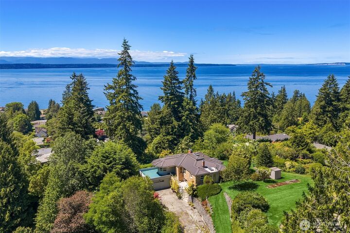 Property Photo:  9421  190th Place SW  WA 98020 