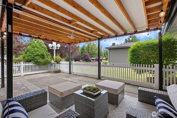 Property Photo: 7624 141st Avenue NE WA 98052