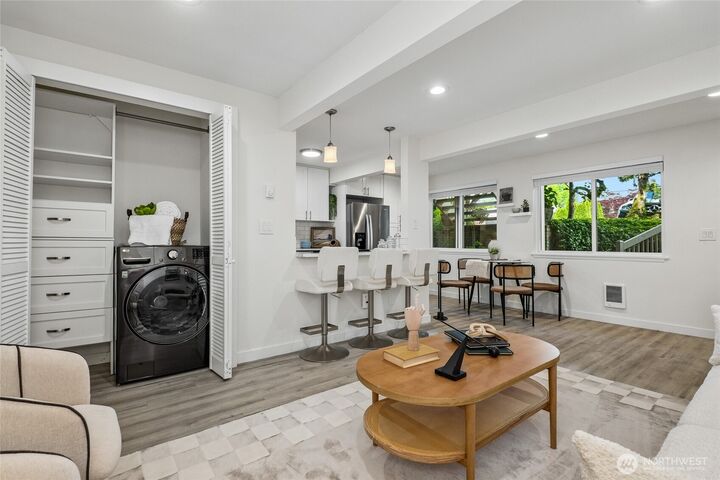 Property Photo:  4050 W Lake Sammamish Pkwy  NE 103  WA 98052 
