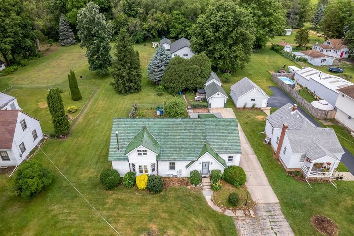 Property Photo: 1611 Michigan Avenue IL 61102