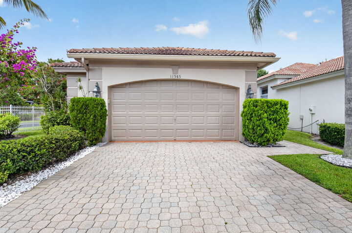 Property Photo: 11585 Green Golf Lane FL 33437