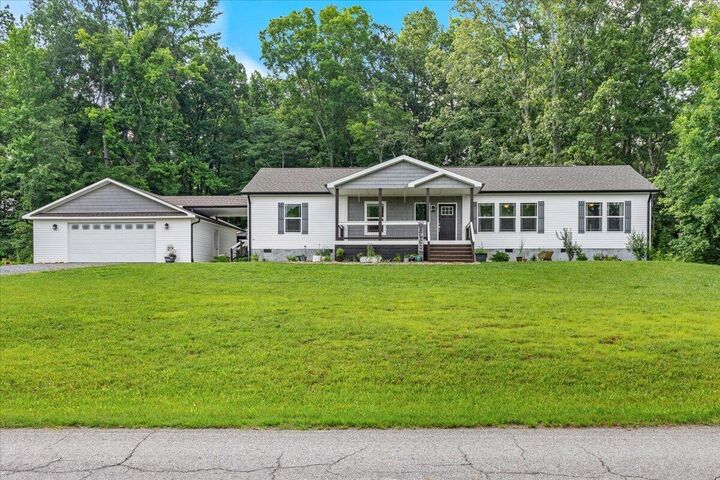 Property Photo: 204 County Road 439 TN 37303