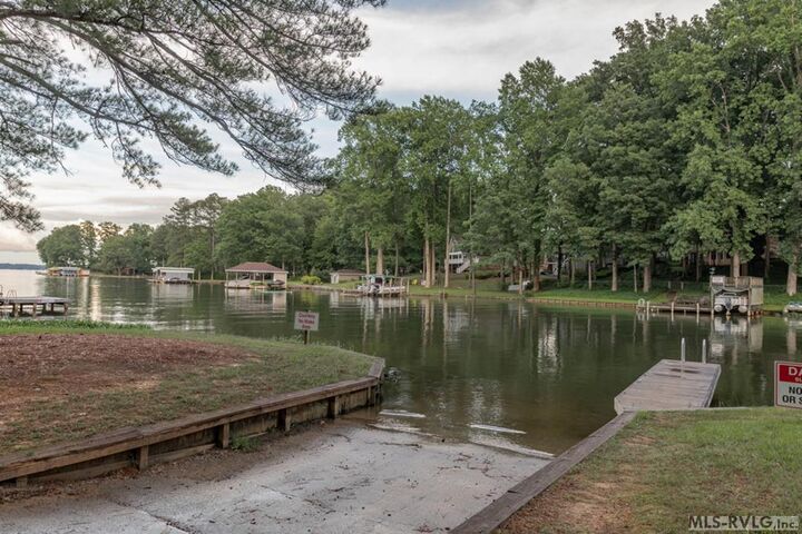Property Photo:  21 Parkway Dr  NC 27850 