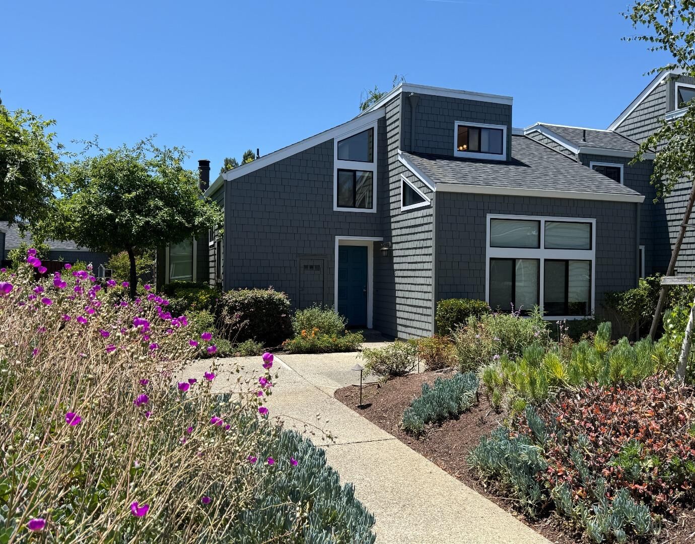 Property Photo: 2080 Marich Way 15 CA 94040