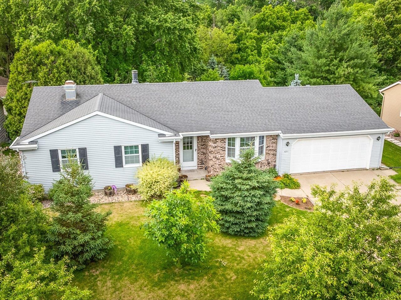 Property Photo:  4211 Wilshire Lane  WI 53546 