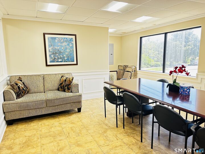 Property Photo:  840 Boston Post Road  CT 06516 