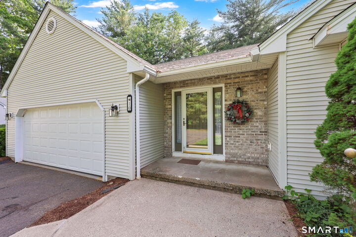 Property Photo:  10 Knollwood Circle  CT 06082 