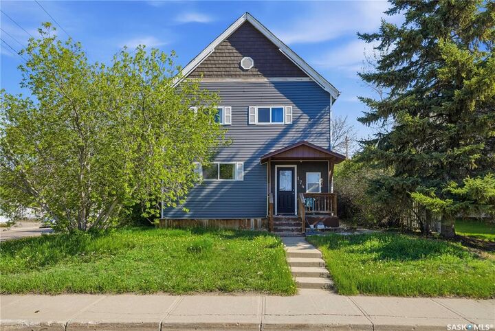 Property Photo: 174 Ominica Street W SK S6H 1X2