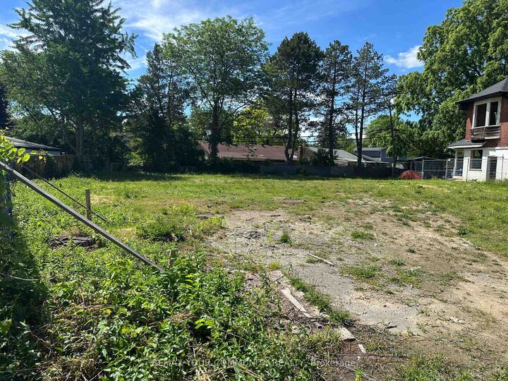 Property Photo:  18 Legato Court  ON M3B 1L7 
