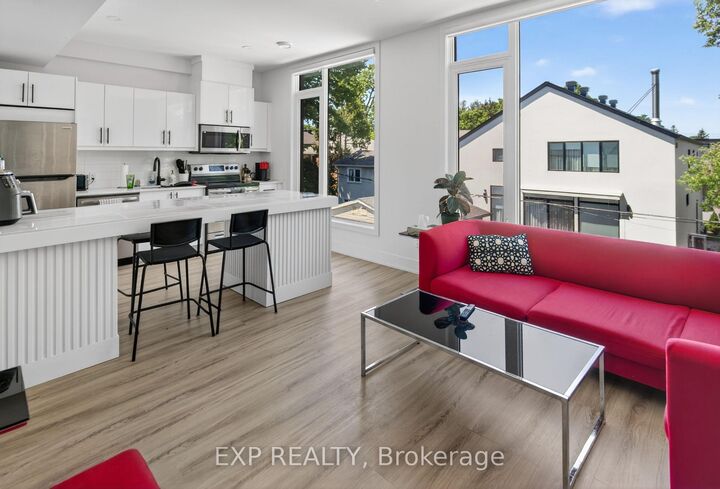 Property Photo: 273 Duncairn Avenue ON K1Z 7H1