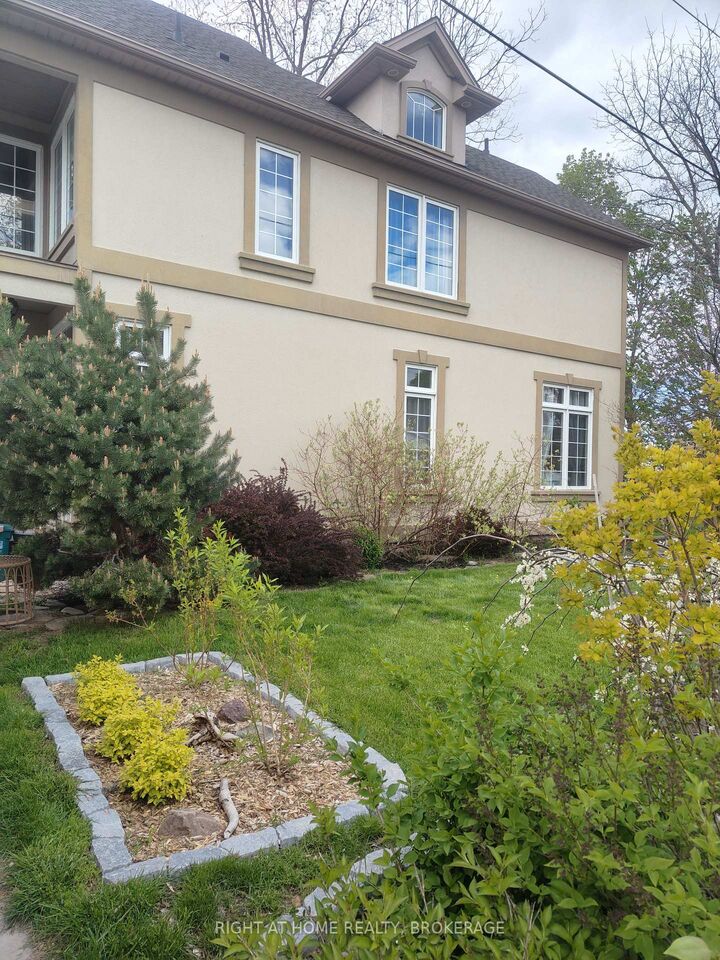 Property Photo: 22 Ursula Avenue ON L2T 1T1
