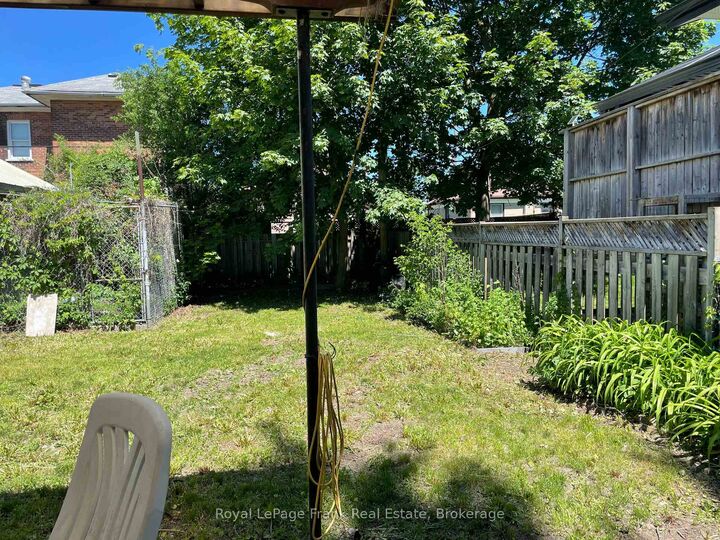 Property Photo: 438 Rose Avenue ON K9J 4E4