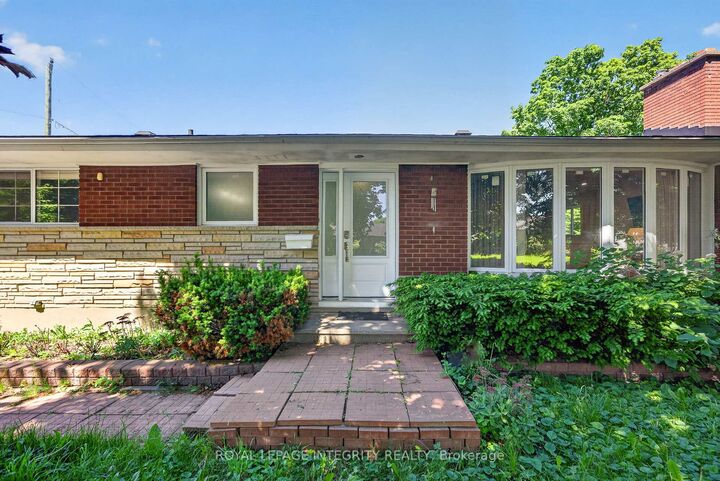 Property Photo: 619 Blanchard Crescent ON K1V 7B7