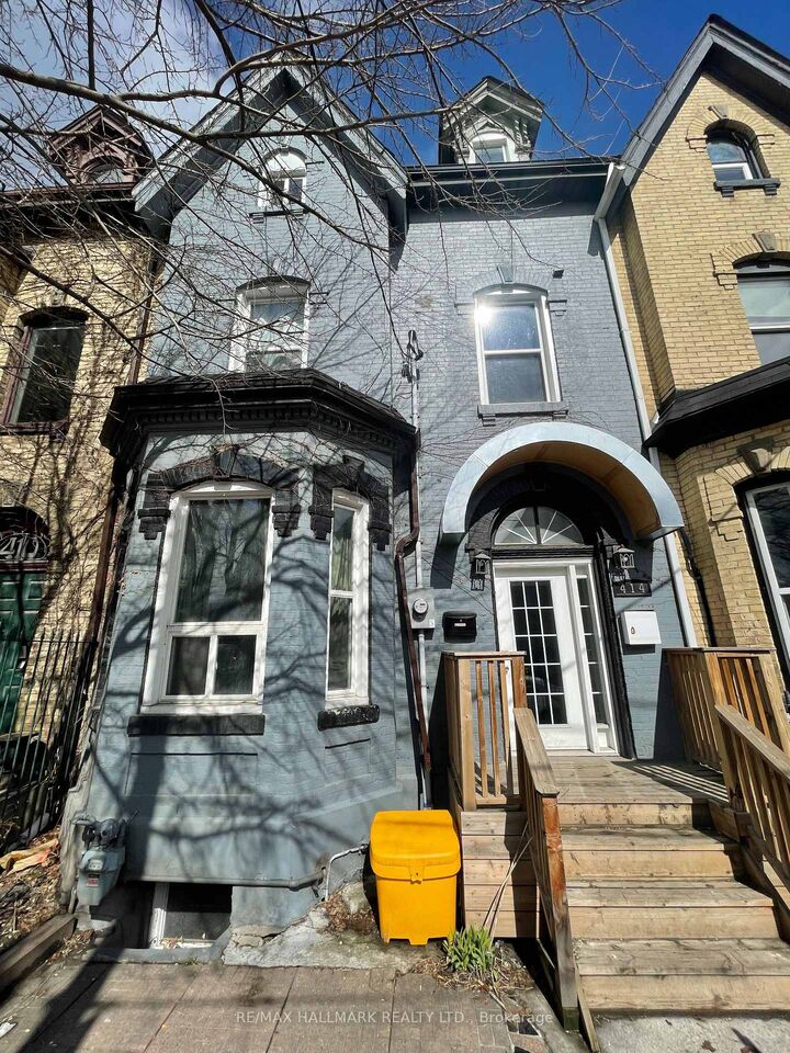 414 Dundas Street E — photo 1