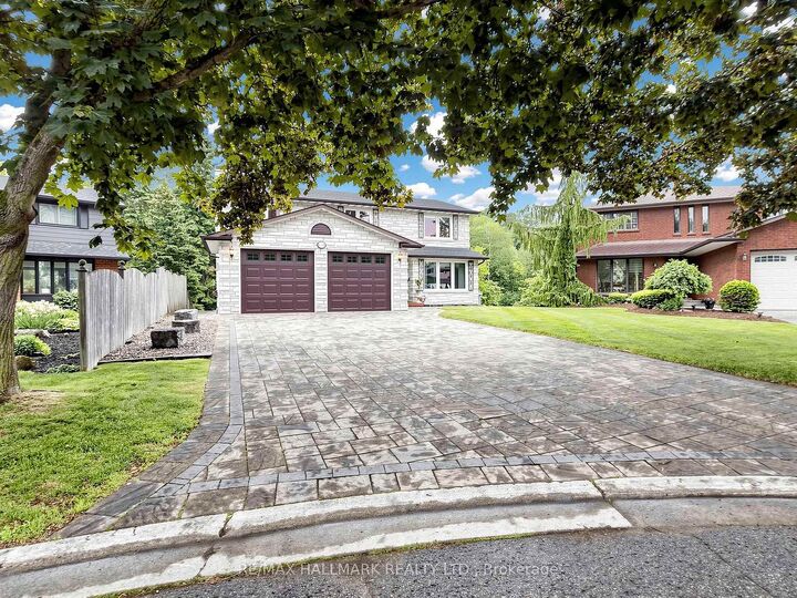 Property Photo: 1038 Pinetree Court ON L1K 1P4
