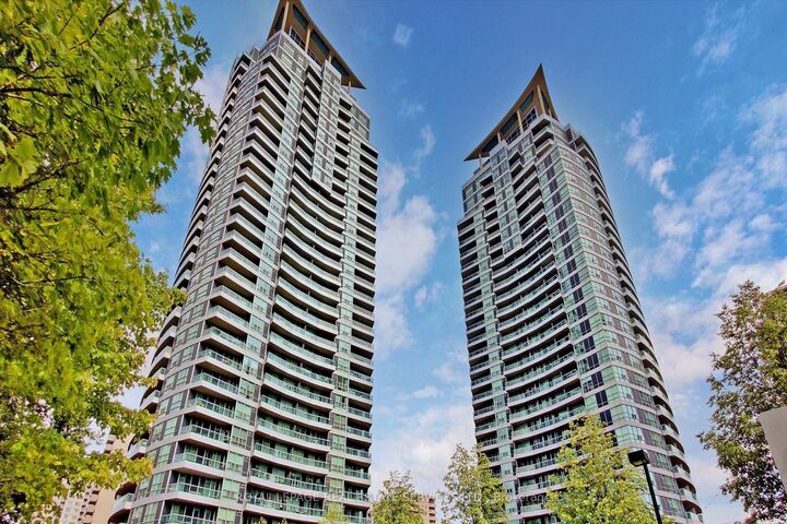 Property Photo: 1 Elm Drive W 2505 ON L5B 4M1