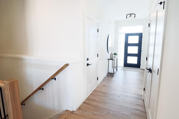 Property Photo: 32 Postma Crescent 11 ON N0M 1A0
