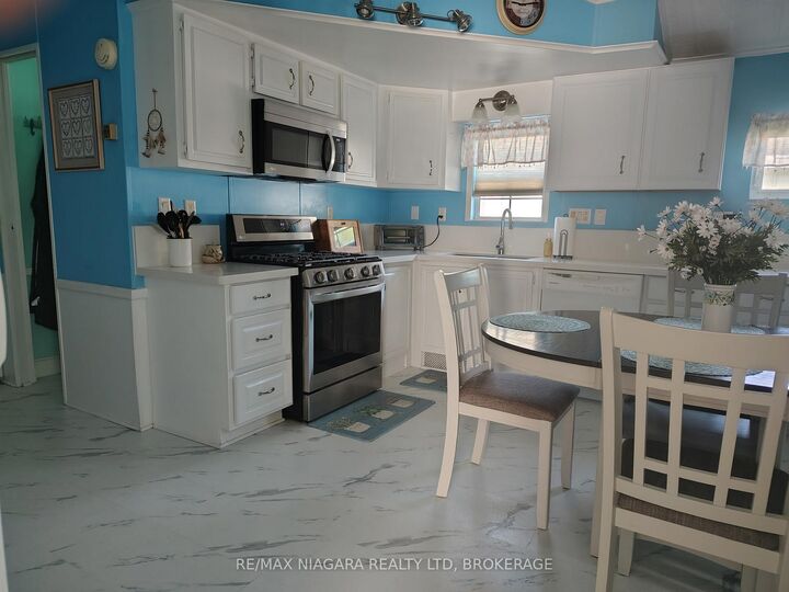 Property Photo:  54 Quarry View Village N/A  ON L0S 1R0 